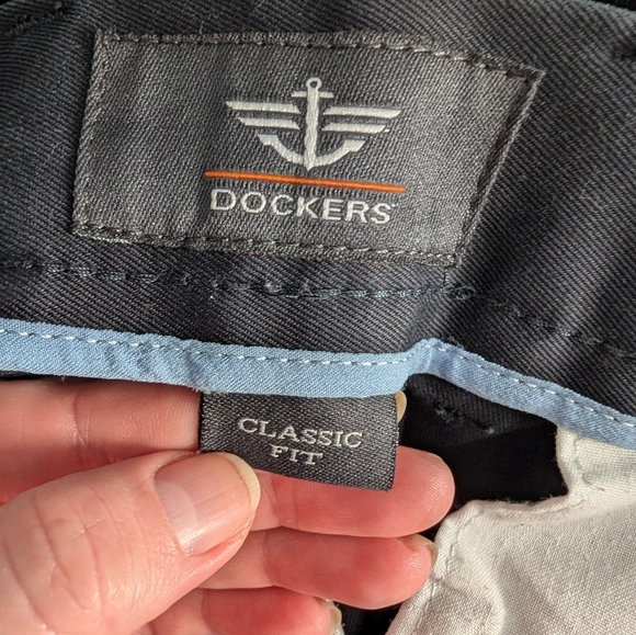 Dockers Men's Black Chinos Size 34x32 (EUC) - Picture 8 of 13